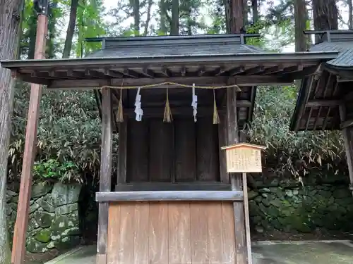 諏訪大社下社春宮の末社・摂社