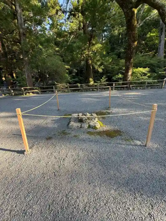 伊勢神宮外宮(豊受大神宮)の{uncategorized: "未分類", other: "その他", undefined: "問題あり", building: "その他建物", grave: "お墓", sacred_gate: "鳥居", guardian: "狛犬", statue: "像", buddha: "仏像", history: "歴史", nature: "自然", garden: "庭園", animal: "動物", pagoda: "塔", temizu: "手水舎", mountain_gate: "山門・神門", sanctuary: "本殿・本堂", subordinate: "末社・摂社", art: "芸術", scenery: "景色", jizo: "地蔵", ema: "絵馬", goshuin: "御朱印", omikuji: "おみくじ", items: "授与品その他", amulet: "お守り", goshuincho: "御朱印帳", eats: "食事", festival: "お祭り", votive_dance: "神楽", shichigosan: "七五三参", wedding: "結婚式", experience: "体験その他", initially: "初詣", around: "周辺", anti_infection: "感染症対策"}