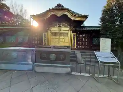 上野東照宮の{uncategorized: "未分類", other: "その他", undefined: "問題あり", building: "その他建物", grave: "お墓", sacred_gate: "鳥居", guardian: "狛犬", statue: "像", buddha: "仏像", history: "歴史", nature: "自然", garden: "庭園", animal: "動物", pagoda: "塔", temizu: "手水舎", mountain_gate: "山門・神門", sanctuary: "本殿・本堂", subordinate: "末社・摂社", art: "芸術", scenery: "景色", jizo: "地蔵", ema: "絵馬", goshuin: "御朱印", omikuji: "おみくじ", items: "授与品その他", amulet: "お守り", goshuincho: "御朱印帳", eats: "食事", festival: "お祭り", votive_dance: "神楽", shichigosan: "七五三参", wedding: "結婚式", experience: "体験その他", initially: "初詣", around: "周辺", anti_infection: "感染症対策"}
