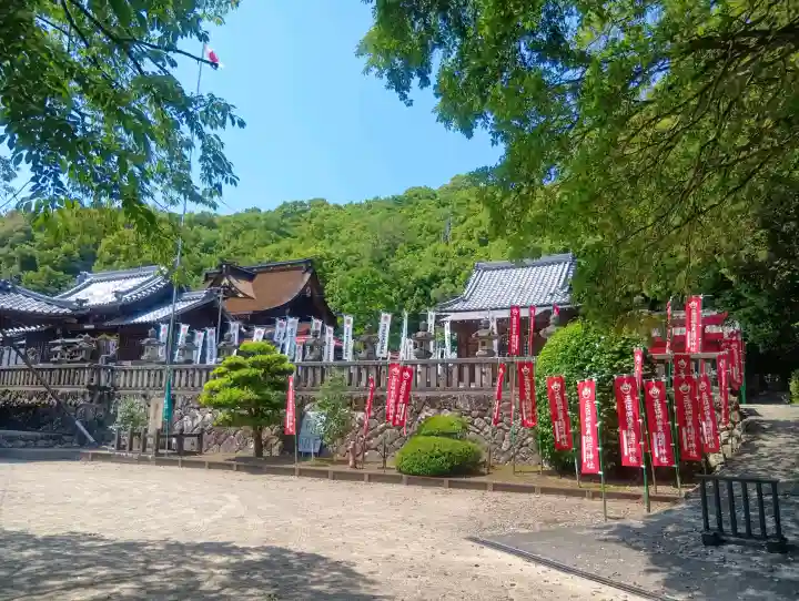 加佐美神社の{uncategorized: "未分類", other: "その他", undefined: "問題あり", building: "その他建物", grave: "お墓", sacred_gate: "鳥居", guardian: "狛犬", statue: "像", buddha: "仏像", history: "歴史", nature: "自然", garden: "庭園", animal: "動物", pagoda: "塔", temizu: "手水舎", mountain_gate: "山門・神門", sanctuary: "本殿・本堂", subordinate: "末社・摂社", art: "芸術", scenery: "景色", jizo: "地蔵", ema: "絵馬", goshuin: "御朱印", omikuji: "おみくじ", items: "授与品その他", amulet: "お守り", goshuincho: "御朱印帳", eats: "食事", festival: "お祭り", votive_dance: "神楽", shichigosan: "七五三参", wedding: "結婚式", experience: "体験その他", initially: "初詣", around: "周辺", anti_infection: "感染症対策"}