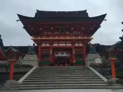 伏見稲荷大社の山門・神門