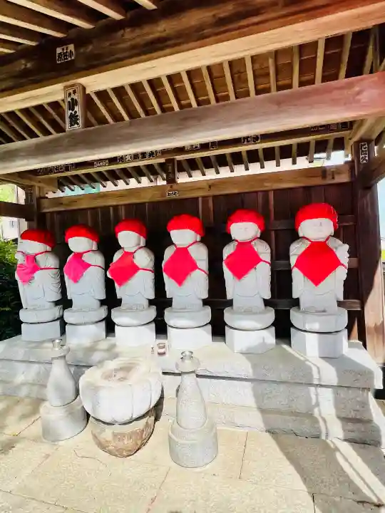 不動寺(松井田不動尊) の{uncategorized: "未分類", other: "その他", undefined: "問題あり", building: "その他建物", grave: "お墓", sacred_gate: "鳥居", guardian: "狛犬", statue: "像", buddha: "仏像", history: "歴史", nature: "自然", garden: "庭園", animal: "動物", pagoda: "塔", temizu: "手水舎", mountain_gate: "山門・神門", sanctuary: "本殿・本堂", subordinate: "末社・摂社", art: "芸術", scenery: "景色", jizo: "地蔵", ema: "絵馬", goshuin: "御朱印", omikuji: "おみくじ", items: "授与品その他", amulet: "お守り", goshuincho: "御朱印帳", eats: "食事", festival: "お祭り", votive_dance: "神楽", shichigosan: "七五三参", wedding: "結婚式", experience: "体験その他", initially: "初詣", around: "周辺", anti_infection: "感染症対策"}