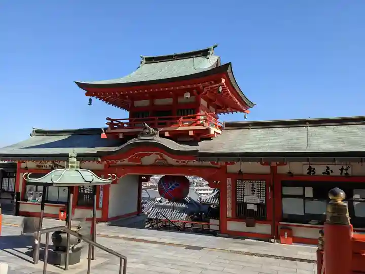 門戸厄神東光寺の山門・神門