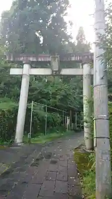 諏訪神社の鳥居