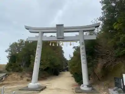 大和大圀魂神社の{uncategorized: "未分類", other: "その他", undefined: "問題あり", building: "その他建物", grave: "お墓", sacred_gate: "鳥居", guardian: "狛犬", statue: "像", buddha: "仏像", history: "歴史", nature: "自然", garden: "庭園", animal: "動物", pagoda: "塔", temizu: "手水舎", mountain_gate: "山門・神門", sanctuary: "本殿・本堂", subordinate: "末社・摂社", art: "芸術", scenery: "景色", jizo: "地蔵", ema: "絵馬", goshuin: "御朱印", omikuji: "おみくじ", items: "授与品その他", amulet: "お守り", goshuincho: "御朱印帳", eats: "食事", festival: "お祭り", votive_dance: "神楽", shichigosan: "七五三参", wedding: "結婚式", experience: "体験その他", initially: "初詣", around: "周辺", anti_infection: "感染症対策"}