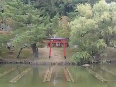厳島神社(東大寺境内社)の鳥居