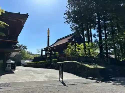 日光山輪王寺三仏堂の周辺