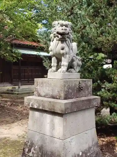 向本折白山神社の狛犬