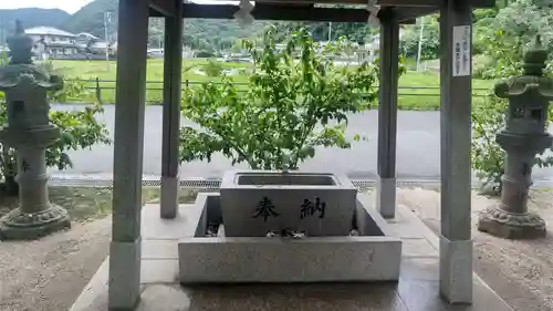 由加神社（和気由加神社）の手水