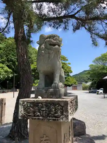 石見国一宮　物部神社の狛犬