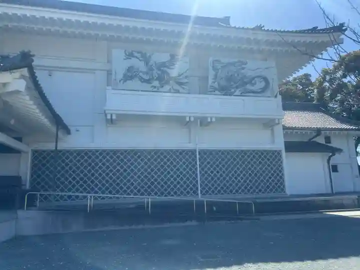 豊川閣 妙厳寺の{uncategorized: "未分類", other: "その他", undefined: "問題あり", building: "その他建物", grave: "お墓", sacred_gate: "鳥居", guardian: "狛犬", statue: "像", buddha: "仏像", history: "歴史", nature: "自然", garden: "庭園", animal: "動物", pagoda: "塔", temizu: "手水舎", mountain_gate: "山門・神門", sanctuary: "本殿・本堂", subordinate: "末社・摂社", art: "芸術", scenery: "景色", jizo: "地蔵", ema: "絵馬", goshuin: "御朱印", omikuji: "おみくじ", items: "授与品その他", amulet: "お守り", goshuincho: "御朱印帳", eats: "食事", festival: "お祭り", votive_dance: "神楽", shichigosan: "七五三参", wedding: "結婚式", experience: "体験その他", initially: "初詣", around: "周辺", anti_infection: "感染症対策"}