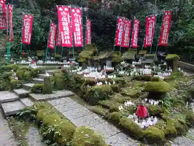 佐助稲荷神社の末社・摂社