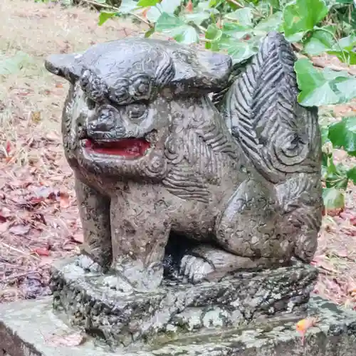 雨煙別神社の狛犬