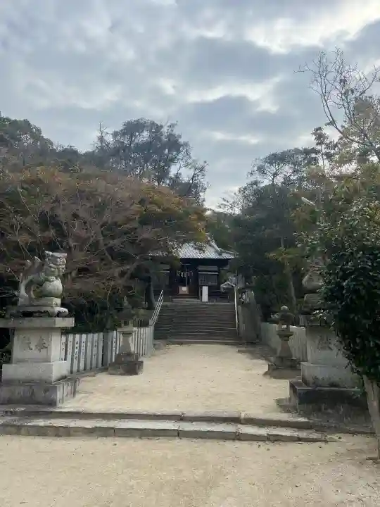 田中八幡神社の{uncategorized: "未分類", other: "その他", undefined: "問題あり", building: "その他建物", grave: "お墓", sacred_gate: "鳥居", guardian: "狛犬", statue: "像", buddha: "仏像", history: "歴史", nature: "自然", garden: "庭園", animal: "動物", pagoda: "塔", temizu: "手水舎", mountain_gate: "山門・神門", sanctuary: "本殿・本堂", subordinate: "末社・摂社", art: "芸術", scenery: "景色", jizo: "地蔵", ema: "絵馬", goshuin: "御朱印", omikuji: "おみくじ", items: "授与品その他", amulet: "お守り", goshuincho: "御朱印帳", eats: "食事", festival: "お祭り", votive_dance: "神楽", shichigosan: "七五三参", wedding: "結婚式", experience: "体験その他", initially: "初詣", around: "周辺", anti_infection: "感染症対策"}