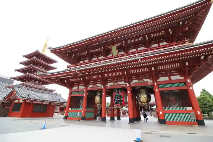 浅草寺の山門・神門