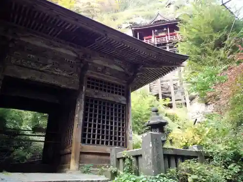 釋尊寺の山門