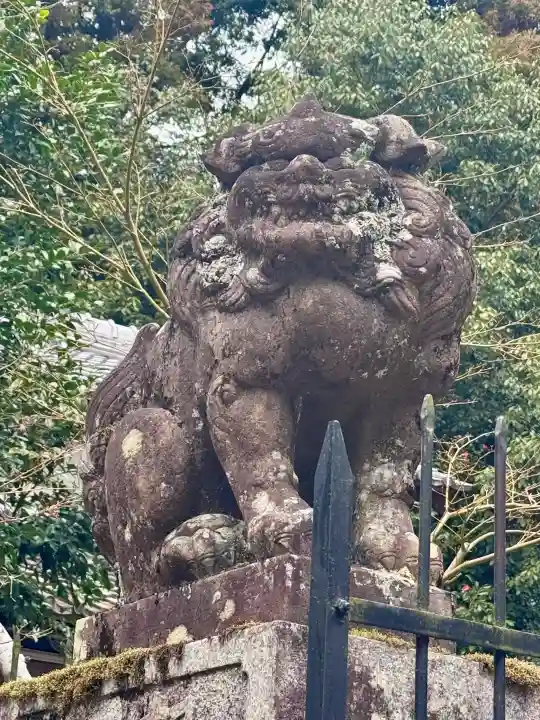 石座神社の{uncategorized: "未分類", other: "その他", undefined: "問題あり", building: "その他建物", grave: "お墓", sacred_gate: "鳥居", guardian: "狛犬", statue: "像", buddha: "仏像", history: "歴史", nature: "自然", garden: "庭園", animal: "動物", pagoda: "塔", temizu: "手水舎", mountain_gate: "山門・神門", sanctuary: "本殿・本堂", subordinate: "末社・摂社", art: "芸術", scenery: "景色", jizo: "地蔵", ema: "絵馬", goshuin: "御朱印", omikuji: "おみくじ", items: "授与品その他", amulet: "お守り", goshuincho: "御朱印帳", eats: "食事", festival: "お祭り", votive_dance: "神楽", shichigosan: "七五三参", wedding: "結婚式", experience: "体験その他", initially: "初詣", around: "周辺", anti_infection: "感染症対策"}