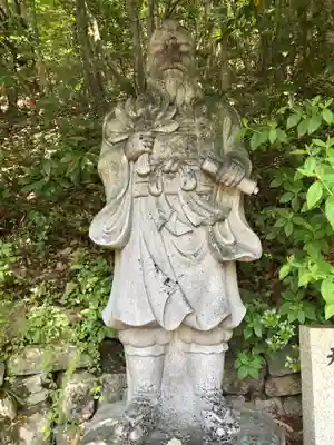 阿賀神社の像