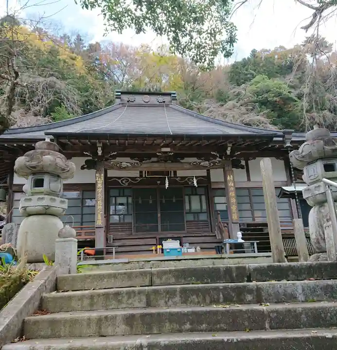 鏡円坊の本殿・本堂