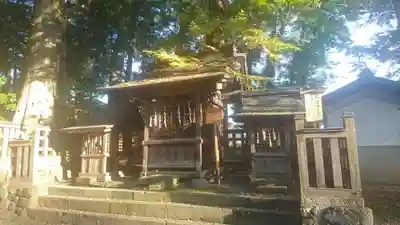 諏訪大社下社秋宮の末社・摂社