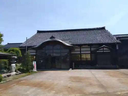 徳城寺の{uncategorized: "未分類", other: "その他", undefined: "問題あり", building: "その他建物", grave: "お墓", sacred_gate: "鳥居", guardian: "狛犬", statue: "像", buddha: "仏像", history: "歴史", nature: "自然", garden: "庭園", animal: "動物", pagoda: "塔", temizu: "手水舎", mountain_gate: "山門・神門", sanctuary: "本殿・本堂", subordinate: "末社・摂社", art: "芸術", scenery: "景色", jizo: "地蔵", ema: "絵馬", goshuin: "御朱印", omikuji: "おみくじ", items: "授与品その他", amulet: "お守り", goshuincho: "御朱印帳", eats: "食事", festival: "お祭り", votive_dance: "神楽", shichigosan: "七五三参", wedding: "結婚式", experience: "体験その他", initially: "初詣", around: "周辺", anti_infection: "感染症対策"}