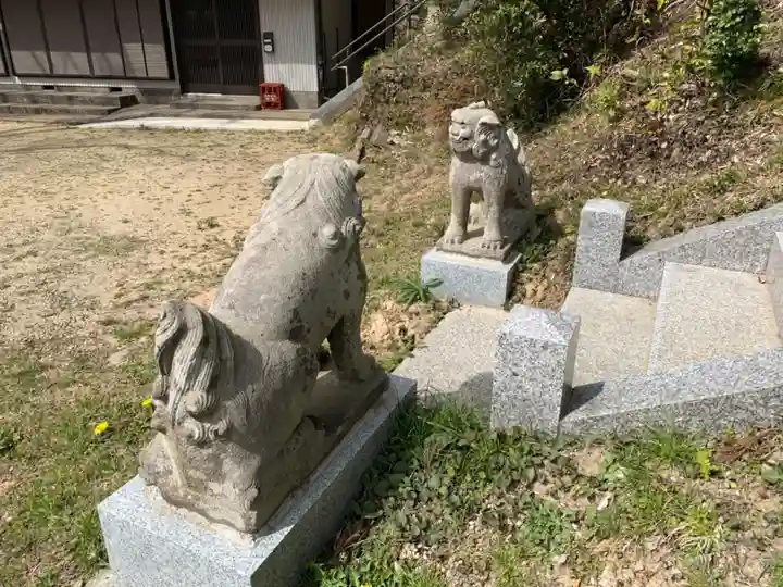 大宮賣神社の狛犬