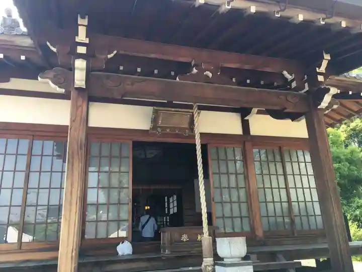 遍照寺の本殿・本堂