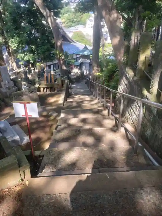 勝國寺の{uncategorized: "未分類", other: "その他", undefined: "問題あり", building: "その他建物", grave: "お墓", sacred_gate: "鳥居", guardian: "狛犬", statue: "像", buddha: "仏像", history: "歴史", nature: "自然", garden: "庭園", animal: "動物", pagoda: "塔", temizu: "手水舎", mountain_gate: "山門・神門", sanctuary: "本殿・本堂", subordinate: "末社・摂社", art: "芸術", scenery: "景色", jizo: "地蔵", ema: "絵馬", goshuin: "御朱印", omikuji: "おみくじ", items: "授与品その他", amulet: "お守り", goshuincho: "御朱印帳", eats: "食事", festival: "お祭り", votive_dance: "神楽", shichigosan: "七五三参", wedding: "結婚式", experience: "体験その他", initially: "初詣", around: "周辺", anti_infection: "感染症対策"}