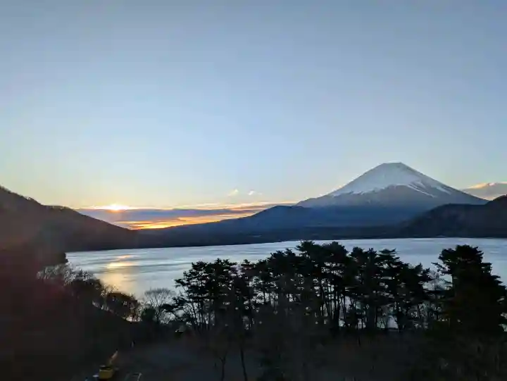 久遠寺の{uncategorized: "未分類", other: "その他", undefined: "問題あり", building: "その他建物", grave: "お墓", sacred_gate: "鳥居", guardian: "狛犬", statue: "像", buddha: "仏像", history: "歴史", nature: "自然", garden: "庭園", animal: "動物", pagoda: "塔", temizu: "手水舎", mountain_gate: "山門・神門", sanctuary: "本殿・本堂", subordinate: "末社・摂社", art: "芸術", scenery: "景色", jizo: "地蔵", ema: "絵馬", goshuin: "御朱印", omikuji: "おみくじ", items: "授与品その他", amulet: "お守り", goshuincho: "御朱印帳", eats: "食事", festival: "お祭り", votive_dance: "神楽", shichigosan: "七五三参", wedding: "結婚式", experience: "体験その他", initially: "初詣", around: "周辺", anti_infection: "感染症対策"}