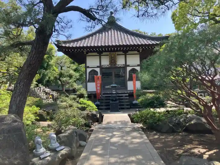 無量寺の{uncategorized: "未分類", other: "その他", undefined: "問題あり", building: "その他建物", grave: "お墓", sacred_gate: "鳥居", guardian: "狛犬", statue: "像", buddha: "仏像", history: "歴史", nature: "自然", garden: "庭園", animal: "動物", pagoda: "塔", temizu: "手水舎", mountain_gate: "山門・神門", sanctuary: "本殿・本堂", subordinate: "末社・摂社", art: "芸術", scenery: "景色", jizo: "地蔵", ema: "絵馬", goshuin: "御朱印", omikuji: "おみくじ", items: "授与品その他", amulet: "お守り", goshuincho: "御朱印帳", eats: "食事", festival: "お祭り", votive_dance: "神楽", shichigosan: "七五三参", wedding: "結婚式", experience: "体験その他", initially: "初詣", around: "周辺", anti_infection: "感染症対策"}