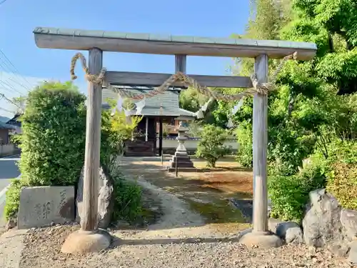 神明社の鳥居