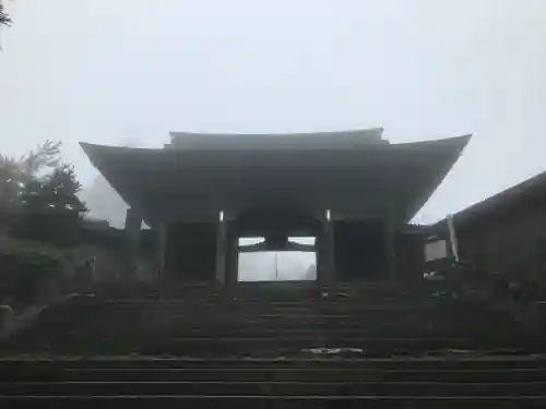 出石寺の山門