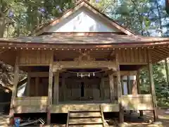 総高地神社の本殿