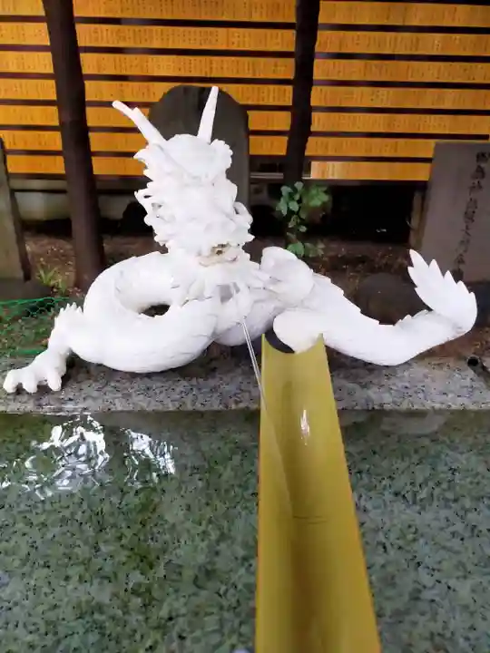 田無神社の手水舎