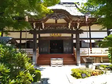 高蔵寺の本殿・本堂