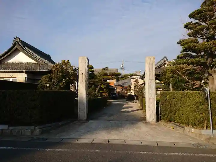 唯念寺の山門・神門