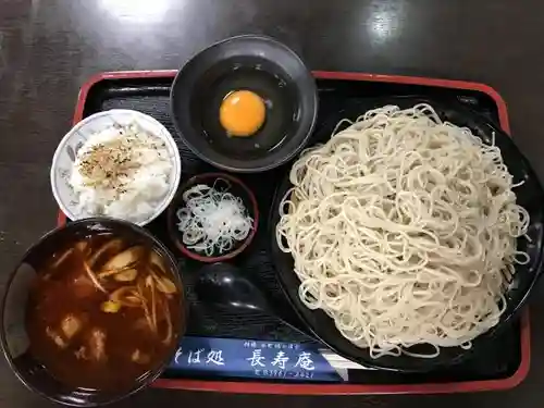 榎大六天神の食事