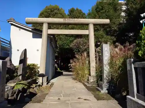 大島稲荷神社の鳥居