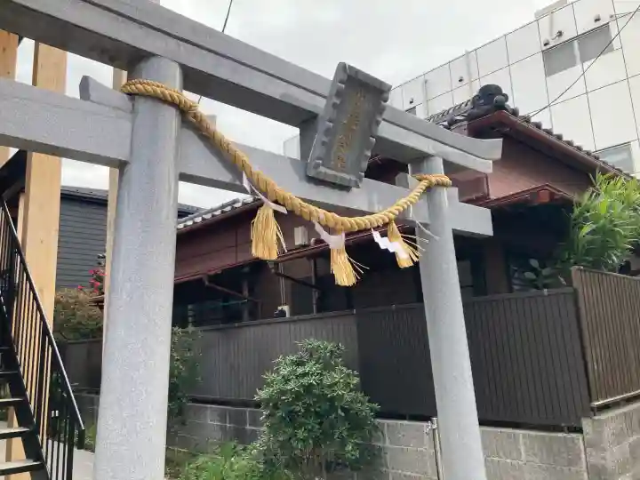 山蒼稲荷神社の{uncategorized: "未分類", other: "その他", undefined: "問題あり", building: "その他建物", grave: "お墓", sacred_gate: "鳥居", guardian: "狛犬", statue: "像", buddha: "仏像", history: "歴史", nature: "自然", garden: "庭園", animal: "動物", pagoda: "塔", temizu: "手水舎", mountain_gate: "山門・神門", sanctuary: "本殿・本堂", subordinate: "末社・摂社", art: "芸術", scenery: "景色", jizo: "地蔵", ema: "絵馬", goshuin: "御朱印", omikuji: "おみくじ", items: "授与品その他", amulet: "お守り", goshuincho: "御朱印帳", eats: "食事", festival: "お祭り", votive_dance: "神楽", shichigosan: "七五三参", wedding: "結婚式", experience: "体験その他", initially: "初詣", around: "周辺", anti_infection: "感染症対策"}