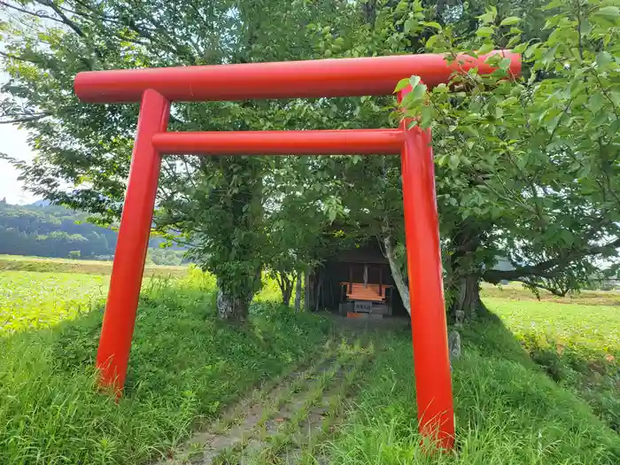 堰上明神社の鳥居