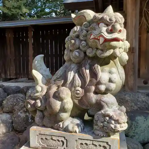 饗庭神社の狛犬