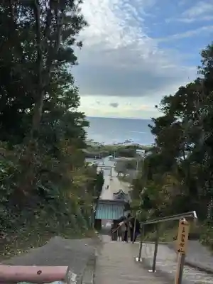 洲崎神社の{uncategorized: "未分類", other: "その他", undefined: "問題あり", building: "その他建物", grave: "お墓", sacred_gate: "鳥居", guardian: "狛犬", statue: "像", buddha: "仏像", history: "歴史", nature: "自然", garden: "庭園", animal: "動物", pagoda: "塔", temizu: "手水舎", mountain_gate: "山門・神門", sanctuary: "本殿・本堂", subordinate: "末社・摂社", art: "芸術", scenery: "景色", jizo: "地蔵", ema: "絵馬", goshuin: "御朱印", omikuji: "おみくじ", items: "授与品その他", amulet: "お守り", goshuincho: "御朱印帳", eats: "食事", festival: "お祭り", votive_dance: "神楽", shichigosan: "七五三参", wedding: "結婚式", experience: "体験その他", initially: "初詣", around: "周辺", anti_infection: "感染症対策"}