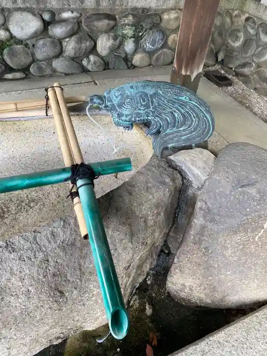 御器所八幡宮の手水舎