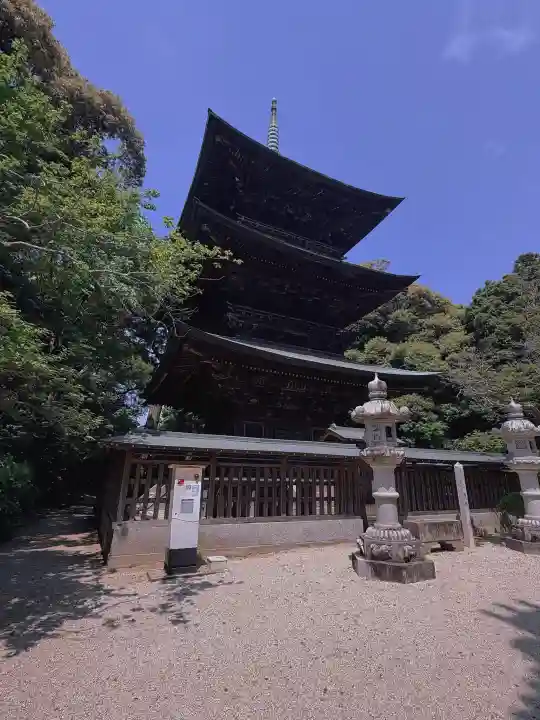 椎尾山薬王院の{uncategorized: "未分類", other: "その他", undefined: "問題あり", building: "その他建物", grave: "お墓", sacred_gate: "鳥居", guardian: "狛犬", statue: "像", buddha: "仏像", history: "歴史", nature: "自然", garden: "庭園", animal: "動物", pagoda: "塔", temizu: "手水舎", mountain_gate: "山門・神門", sanctuary: "本殿・本堂", subordinate: "末社・摂社", art: "芸術", scenery: "景色", jizo: "地蔵", ema: "絵馬", goshuin: "御朱印", omikuji: "おみくじ", items: "授与品その他", amulet: "お守り", goshuincho: "御朱印帳", eats: "食事", festival: "お祭り", votive_dance: "神楽", shichigosan: "七五三参", wedding: "結婚式", experience: "体験その他", initially: "初詣", around: "周辺", anti_infection: "感染症対策"}