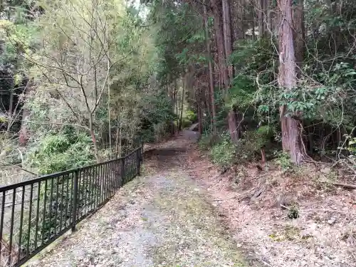 國狭槌神社の{uncategorized: "未分類", other: "その他", undefined: "問題あり", building: "その他建物", grave: "お墓", sacred_gate: "鳥居", guardian: "狛犬", statue: "像", buddha: "仏像", history: "歴史", nature: "自然", garden: "庭園", animal: "動物", pagoda: "塔", temizu: "手水舎", mountain_gate: "山門・神門", sanctuary: "本殿・本堂", subordinate: "末社・摂社", art: "芸術", scenery: "景色", jizo: "地蔵", ema: "絵馬", goshuin: "御朱印", omikuji: "おみくじ", items: "授与品その他", amulet: "お守り", goshuincho: "御朱印帳", eats: "食事", festival: "お祭り", votive_dance: "神楽", shichigosan: "七五三参", wedding: "結婚式", experience: "体験その他", initially: "初詣", around: "周辺", anti_infection: "感染症対策"}