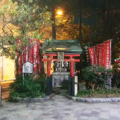 草分稲荷神社の鳥居