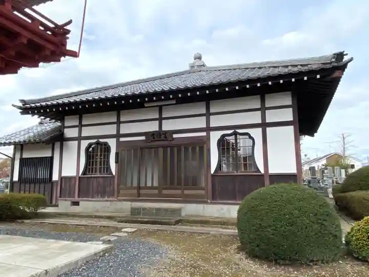 孝顕寺の本殿・本堂