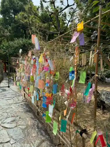 玉津島神社の{uncategorized: "未分類", other: "その他", undefined: "問題あり", building: "その他建物", grave: "お墓", sacred_gate: "鳥居", guardian: "狛犬", statue: "像", buddha: "仏像", history: "歴史", nature: "自然", garden: "庭園", animal: "動物", pagoda: "塔", temizu: "手水舎", mountain_gate: "山門・神門", sanctuary: "本殿・本堂", subordinate: "末社・摂社", art: "芸術", scenery: "景色", jizo: "地蔵", ema: "絵馬", goshuin: "御朱印", omikuji: "おみくじ", items: "授与品その他", amulet: "お守り", goshuincho: "御朱印帳", eats: "食事", festival: "お祭り", votive_dance: "神楽", shichigosan: "七五三参", wedding: "結婚式", experience: "体験その他", initially: "初詣", around: "周辺", anti_infection: "感染症対策"}