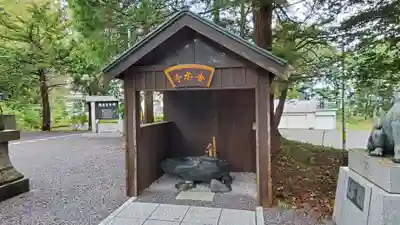由仁神社の手水舎