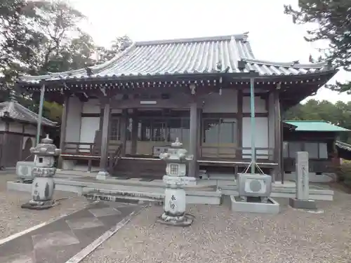 願隆寺の本殿・本堂